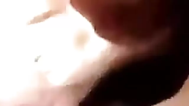 نيك أوزبكي مع مرات عن قرب.