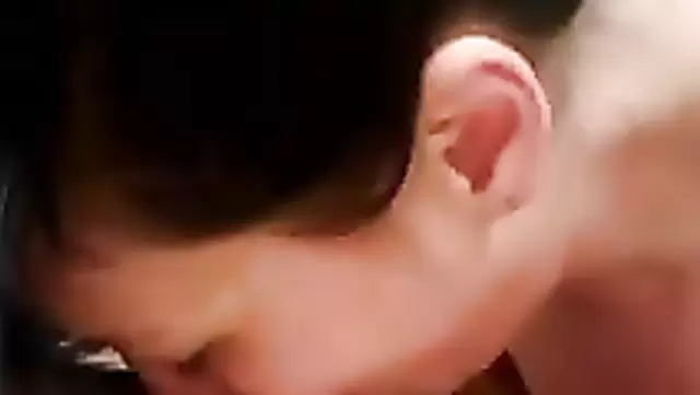 عجوز أوزبكية تمص زب جوزها ببطء