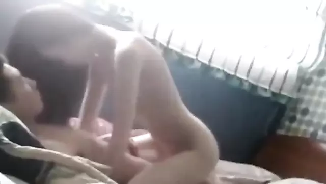 جنس صباحي جميل مع بنت أوزبكية صغيرة.
